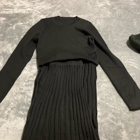 NWOTS Ladies Sweater & Skirt Set - Picture 7 of 13